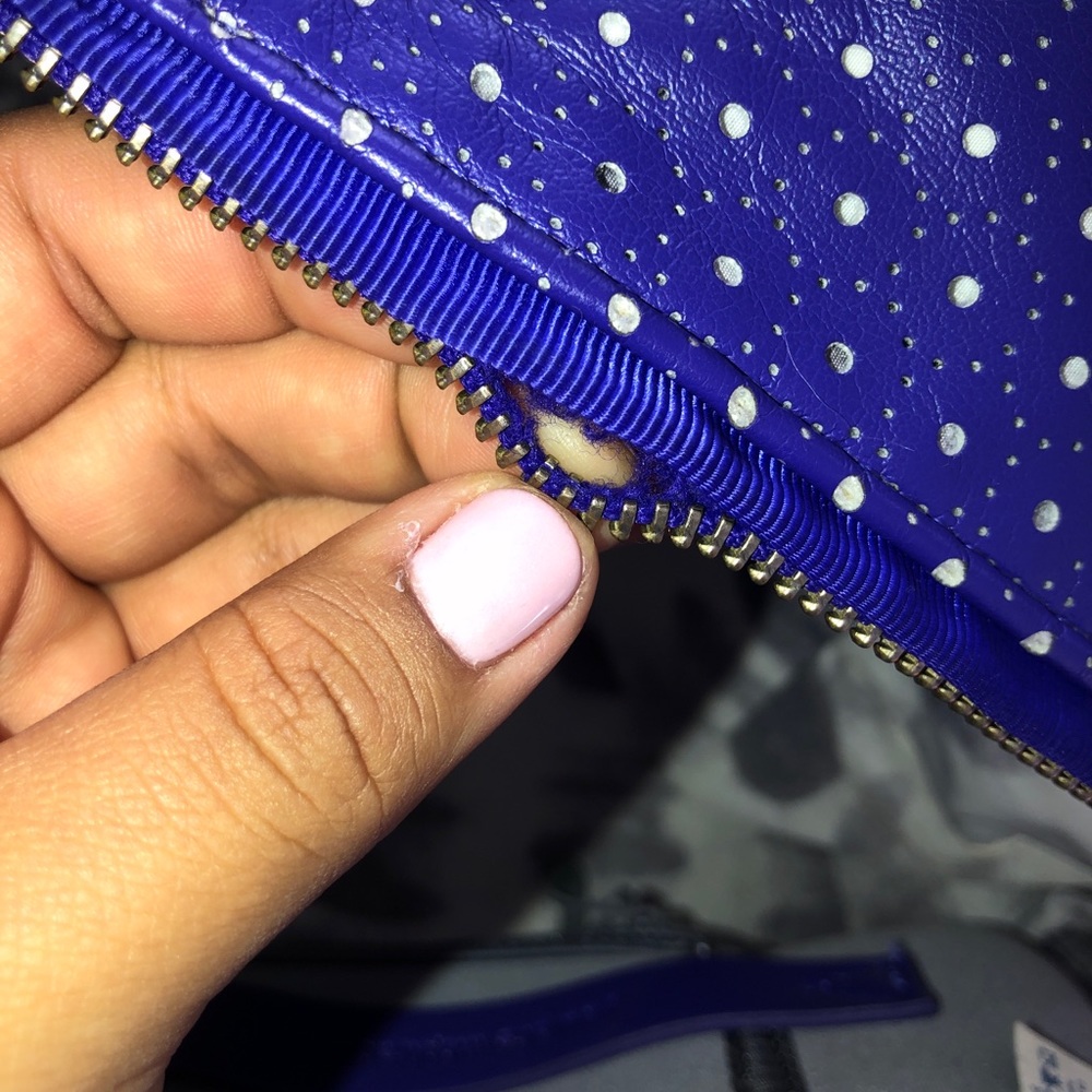Lululemon Duffle - Picture 8 of 8
